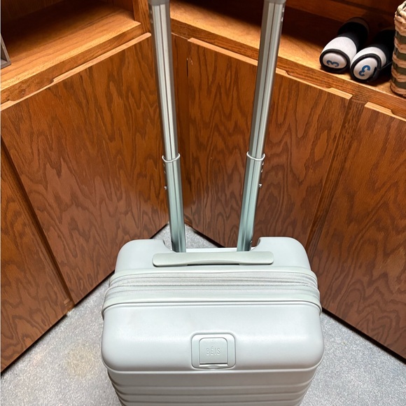 BEIS Slate Rolling Carryon Suitcase - Picture 3 of 8